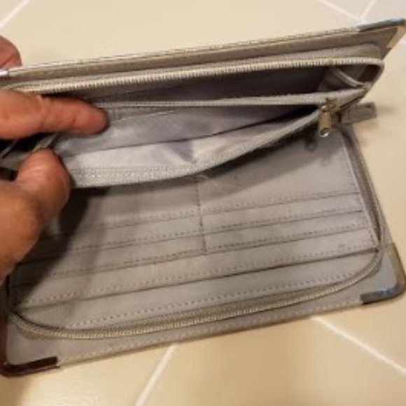 Metallic Silver Wallet - Picture 6 of 7